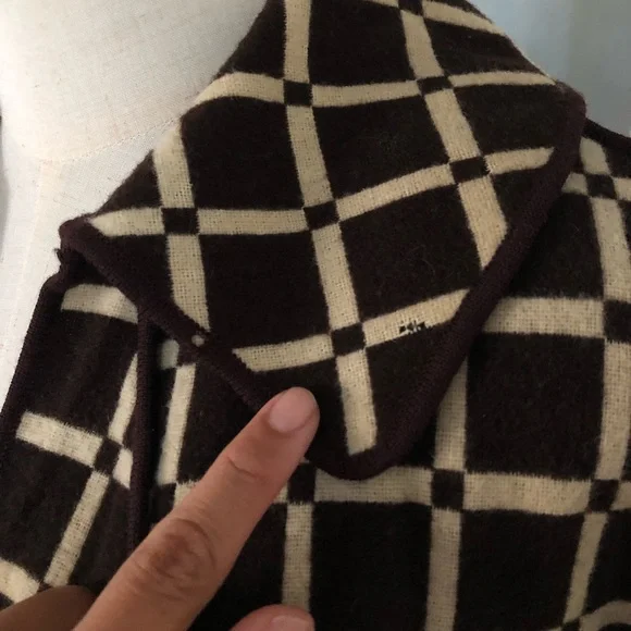 SOLD Vintage 1960s Classic Grid Square Wool Coat - Picture 10 of 10